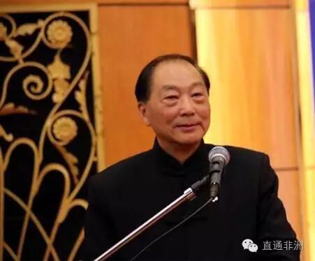 　　(中国国际扶贫中心理事长刘坚)  　　近日，亚太交流与合作基金会与东南非共同市场(COMESA)战略合作签约仪式暨东南非共同市场中国代表处揭幕酒会在北京京城大厦隆重举行。国务院参事室原副主任、农业部原副部长、中国国际扶贫中心理事长刘坚，亚太交流与合作基金会执行副主席肖武男，东南非共同市场秘书长恩戈温亚先生及代表团全体成员，赞比亚驻中国大使齐贝萨孔达，肯尼亚驻中国大使迈克尔·肯尼诸亦等非洲驻华使节，中国发改委、财政部、国开行领导及部分央企、民企负责人，中外媒体和各界人士共一百多人出席了本次活动。  　　亚太交流与合作基金会执行副主席肖武男多年来带领基金会积极致力于中国与非洲，特别是与东南非之间的交往与合作，他在现场动情地回忆了多年来与南非前总统、基金会创始人曼德拉先生，赞比亚前总统、基金会共同主席卡翁达先生等诸多东南非国家领导之间的交往，表示与非洲特别是东南非的友谊是几代人在漫长历史中共同形成的，现在需要我们在新的时代和国际政治环境下，寻找新的合作点，求同存异，重新出发。他对于中国与东南非国家之间在新的“一带一路”大战略背景下的合作很有信心，鼓励更多的中国企业、机构积极参与。东南非共同市场秘书长恩戈温亚先生对此予以积极回应，相信在亚太交流与合作基金会的组织引领下，会有更多中国元素、中国资源、中国声音、中国支持出现在东南非共同市场。  　　他着重强调非洲与中国的传统友谊，是“兄弟”般的情谊，并表示愿意在中国“一带一路”的大战略中，东南非洲率先争创新成绩。国务院参事室原副主任、农业部原副部长、中国国际扶贫中心理事长刘坚先生提到：他曾访问过东南非许多国家，在农业、扶贫方面有过许多交流，尤其在今天中国打响扶贫攻坚战的情形下，有许多扶贫的成功经验可以与非洲共享。中国农副土特产集团董事长王昕涛在讲话中热情地倡议：中国农业和食品工业企业共同携手迈向非洲，开创新局面。  　　中国著名音乐家、奥运会开幕式音乐总设计师卞留念作了精彩表演，赢得满堂喝彩。著名画家王建成向东南非共同市场秘书长恩戈温亚先生赠送了一幅精美的国画，非洲贵宾十余次表达感谢。整个活动在愉快、充实，又弥满着友谊的氛围中结束。  　　亚太交流与合作基金会是由亚太地区现任或卸任政要、著名学者和社会活动家、具有世界性影响力的企业及研究机构共同发起组建，并且得到来自全球不同地区、领域和文化背景人士广泛响应和参与的著名国际组织。一直以来，基金会特别重视与非洲各界建立广泛和建设性的交往关系，长期以来通过一个开放式的对话与协商机制，促进中非之间的多方面全领域立体式的交流、合作及争端解决，运用自身的影响力、创造力和行动力，通过公共外交、战略研究与公益服务等方式，来实现新的世界格局下的东方文明复兴，为中非传统友谊与共同发展作出实质性的推动，为世界和平与人类福祉作出持久努力与贡献。此次基金会在与COMESA多年合作基础上，双方签订正式的战略合作关系，并且共同组建COMESA中国代表处，将为基金会对非事务的发展开辟新的平台和通道。  　　COMESA全称为东南非共同市场，是非洲最具全球影响力的国际组织之一。成立于1993 年。该经济体的19个成员国分别是布隆迪、科摩罗、吉布提、刚果民主共和国、埃及、厄立特里亚、埃塞俄比亚、肯尼亚、利比亚、马达加斯加、马拉维、毛里求斯、卢旺达、塞舌尔、苏丹、斯威士兰、乌干达、赞比亚和津巴布韦。这些国家的总人口数超过4亿，国民生产总值之和达到3600亿美元。一直以来作为非洲地区最具有活力和实际协调能力的区域性国际组织，COMESA担负了区域所含国家之间及其与国际间市场的协调沟通工作，此次中国办事处的落成将大大推动组织及组织涵盖国家与中国的交流关系，为双边合作特别是包括基础设施建设、矿产资源开发、农牧渔业合作等东南非国家急需推进领域与中国政府、企业等社会各界的广泛合作，奠定更为坚实的合作基础。  　　文章来自：中国网