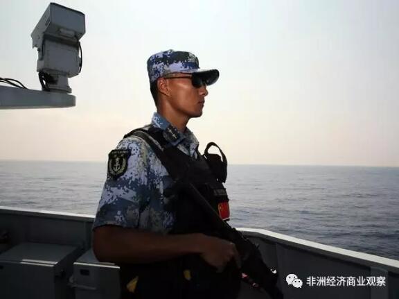 　　吉布提国际自贸区占地约48平方公里，初期投资3.47亿美元，由吉布提港口与自贸区管理局、招商局集团、大连港集团和亿赞普集团共同投资及运营。中国企业参与建设的吉布提国际自贸区16日在东非国家吉布提首都吉布提举行开工典礼，建成后将成为非洲最大自贸区。这标志着吉布提向打造区域物流中心迈出重要一步。美媒急呼“美国企业在非洲如何与别国竞争?我们在输给中国人?”  　　    　　昨日，吉布提总统盖莱(Omar Guelleh)亲自参加了自贸区的开工典礼。自贸区将创造1.5万个直接或间接的就业机会，成为该国首屈一指的就业库。据悉，该自贸区在未来两年将处理约70亿美元的物流贸易，吉方将在中方帮助下，建立一个过境贸易中心。最先建成的起步区包括商贸物流园区和出口加工区，将提升吉转口贸易能力和制造业水平。  　　    　　一带一路已经成为中国推向全球的战略  　　预计2017年底初步建成，将进一步帮助吉布提打造区域物流中心角色，还将成为中国“一带一路”战略辐射非洲大陆的重要支点。美国《华盛顿邮报》称，2015年，中国对非洲出口达到1,030亿美元左右。相比之下，同一年美国对非洲出口只有270亿美元。随着低端制造业离开中国，昔日的“中国制造”变成现在的“非洲制造”。  　　    　　2016年，中国在海外首个后勤补给保障设施在吉布提开工建设  　　特朗普曾提出对输美中国产品征收45%关税，从而保护美国制造业者和损害中国制造业者。但中国拥有自己的与世界其他地方打交道的计划，中国与发展中世界的关系将有增无减。居首的问题便是：“美国企业在非洲如何与别国竞争?我们在输给中国人吗?”这个问题让不少专家看衰特朗普的美梦，因为美国不是中国唯一的出口目的地。  　　要了解中国的政策对美国经济和美国工人的未来影响，特朗普最好看看中国在非洲的地位。中国要成为世界游戏规则的制定者，还有很长很艰险的路要走。横亘在我们面前的是一条艰难之路。但中国的复兴必胜是不可阻挡的。  　　文章来自：非洲经济商业观察
