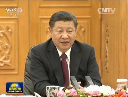 　　国家主席习近平17日在人民大会堂同卢旺达总统卡加梅举行会谈。两国元首一致同意以推进落实中非合作论坛约翰内斯堡峰会成果为抓手，积极创新合作模式，全面深化互利合作，提升两国战略合作水平。  　　习近平指出，中卢建交46年来，始终相互理解、真诚合作，两国政治互信不断增强，经贸互利合作快速发展，人文交流精彩纷呈，双边关系呈现良好发展势头。  　　当前，中卢合作发展面临历史性机遇。双方要深化政治互信，加强各领域人员往来，交流治国理政经验，密切在国际和地区事务中的沟通与协作。中方支持卢旺达人民积极探索符合本国国情的发展道路。要加强工业化和农业现代化合作，中方愿为卢方经济特区建设提供支持，同卢方加强产业对接，促进产能合作，提高卢方粮食安全保障能力。双方还要加强基础设施建设合作，中方鼓励更多中国企业赴卢旺达参与交通、能源等重大基础设施项目建设。要挖掘旅游合作潜力，共同将旅游业打造成为两国互利合作新亮点。要加强和平安全领域合作，中方支持卢旺达在联合国和地区维和行动中发挥更大作用。  　　习近平强调，我2013年访问非洲时提出发展中非关系要始终秉持真实亲诚的政策理念和正确义利观，其核心要义就是要把中国发展同助力非洲发展紧密结合起来，实现合作共赢、共同发展。中国不仅是非洲谋求自主可持续发展的重要推动者和贡献者，也是国际对非合作引领者。无论国际形势如何变化，中国对非政策不会改变，推进中非友好互利合作的步伐不会减慢。中方将同非洲友好国家一道，全面落实中非合作论坛约翰内斯堡峰会成果，把中非合作同非洲实现　《2063年议程》　紧密结合起来，支持非洲联合自强和实现工业化、农业现代化目标。  　　卡加梅表示，卢旺达珍惜同中国的友好关系和合作，感谢中国为卢旺达重建和发展作出的宝贵贡献，欢迎中国企业加大对卢旺达农业、矿产、旅游、基础设施建设等领域投资。卢方赞赏中国长期以来奉行友好的对非政策，高度评价中国在发展对非关系时坚持平等和相互尊重、不以意识形态划界，积极致力于在中非合作论坛约翰内斯堡峰会成果框架下深入推进卢中和非中各领域合作。  　　会谈前，习近平在人民大会堂东门外广场为卡加梅举行欢迎仪式。习近平主席夫人彭丽媛、全国人大常委会副委员长沈跃跃、国务委员杨洁篪、全国政协副主席王钦敏等出席。  　　文章来自：文汇报
