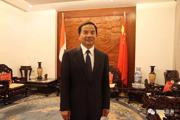 　　为期3天的第二届新兴非洲国际会议28日在科特迪瓦经济首都阿比让开幕。中国驻科特迪瓦大使唐卫斌近日在接受新华社记者专访时表示，科特迪瓦迎来国家振兴的历史性发展机遇，中国政府愿同科方加强合作，助力其走上新兴崛起之路。  　　    　　中国驻科特迪瓦大使唐卫斌。  　　唐卫斌说，建设新兴国家，和平和稳定至关重要，这是中国实现快速发展的经验之一。而近年来科特迪瓦发展释放出诸多积极信号。2016年，科政府在国内和解、复员军人安置、难民回国等问题上取得诸多进展。近期，科政府面对各类问题，排除了诸多干扰因素，成功地稳定了社会局势，为和平发展扫清了障碍。  　　唐卫斌说，科特迪瓦已成为非洲新兴经济体的领头羊、西非经济货币联盟最大经济体和西非国家经济共同体第二大经济体、世界经济增长最快的国家之一。5年来，该国年均经济增长率达9%，位居非洲第二。可可、腰果、橡胶、棕榈制品等生产和出口在世界处于领先地位。  　　唐卫斌指出，科特迪瓦拥有西非最完善的电力设施，电力发展将巩固科作为西非经济发动机的重要地位。中国企业承建的苏布雷水电站第一批机组将于近期发电，将为该国新增275兆瓦发电能力。此外，中企承建的供水项目，将为阿比让扩大16万立方日供水能力。  　　唐卫斌表示，中科关系处于历史发展的最好时期，双边合作助力科实现新兴国家的发展目标。科工业化、农业现代化和基础设施建设发展需求和方向与中国对非合作规划相契合，中科合作不断深入。中国政府派出商务部代表团来科参加第二届新兴非洲国际会议，就中国经验和中国理念同非洲国家代表进行沟通，有利于共同探讨如何把中非十大合作计划落实到对非、对科经济社会发展有益的项目上去。  　　    　　(资料)2016年4月10日，在距科特迪瓦经济首都阿比让160公里的“格格杜垦区”，中国援科农业水稻技术组高级农艺师刘连晋(右三)和农艺师张勇(左一)向科特迪瓦稻农讲解水稻种植技术。新华社记者 陈晨摄  　　唐卫斌说，中方长期支持科人才培养，2016年中国政府为科方共培训200余名各领域人才，2017年这一数字将增加至300人。中国企业和金融机构也在积极加强与科职业培训和技术教育领域合作。  　　唐卫斌表示，中国看好科特迪瓦经济发展前景和巨大发展潜力，愿支持有实力的企业加大对科各领域投资，进一步提升双边经贸合作水平，实现两国互利共赢、共同发展。中方愿与科特迪瓦加深合作，助力科在建设新兴非洲的大道上继续阔步前进，共同迎接第二次“科特迪瓦经济奇迹”的到来。  　　28日开幕的第二届新兴非洲国际会议以“落实新兴非洲规划”为主题，与会政要和高级别代表等将共同探讨如何解决非洲国家新兴发展中遇到的问题，寻求非洲国家崛起之路。  　　文章来自：新华非洲