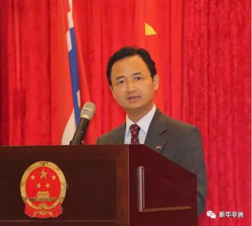 　　8月25日，中国驻冈比亚使馆为2017年度30名获得中国政府奖学金的冈比亚赴华留学生举办招待会。冈高等教育、研究与科技部长朱夫、外交部礼宾司长乔巴蒂、国家广播电视总局副局长盖萨马及部分学生家长等约70人出席。  　　    　　中国驻冈比亚大使张吉明致辞。  　　中国驻冈比亚大使张吉明祝贺奖学金获得者，强调中冈关系发展已经进入历史新时期，在中非合作论坛框架下各领域合作取得积极进展，前景广阔。今年中国向冈比亚提供的政府奖学金数量较去年有较大增加，希望赴华留学生珍惜难得机会，“行万里路、读万卷书”，“博学之、审问之、慎思之、明辨之、笃行之”，做到知行合一，当好中冈友好大使，为两国友好合作添砖加瓦，为服务冈国家发展贡献力量。  　　    　　冈高教科研部长朱夫致辞。  　　冈高教科研部长朱夫在致辞中代表巴罗总统感谢中国政府和人民对冈发展的支持和帮助，表示中国历史文化悠久，人民勤劳守纪，教育科技发达，是冈比亚和非洲的好伙伴。他勉励冈赴华留学生把握机遇，努力学习，当好冈形象大使，学成归国助力冈国家建设和冈中友好合作。  　　    　　图为即将赴中国学习的留学生。  　　留学生代表纷纷发言表达对赴华学习的期盼和兴奋心情，感谢中国政府提供宝贵学习机会，表示一定要刻苦学习、增长本领，不负期待，为推进冈中友好做出努力。  　　招待会开始前，使馆政务参赞翟延平为留学生介绍了中国政治、经济、社会等方面基本情况。  　　    　　图为即将赴中国学习的留学生。  　　此系中冈复交以来第二批获得中国政府奖学金的冈比亚学生，其中14人为临床医学、机械工程、计算机科学与技术等专业本科生，16人攻读公共外交、教育学、国际传播、工商管理等专业硕士学位。  　　    　　图为参加活动人员全体合影。  　　文章来自：新华非洲