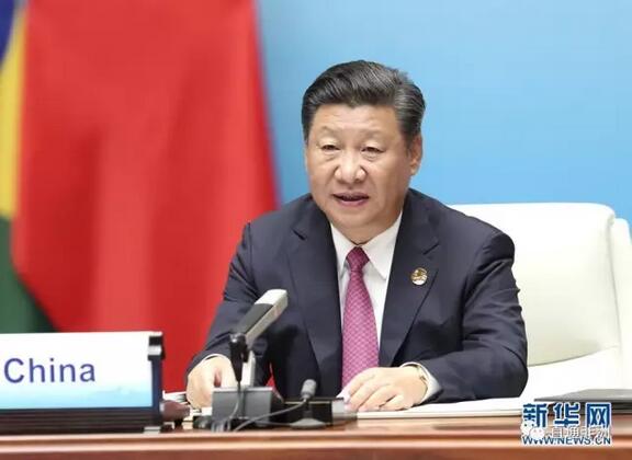　　2017年9月4日，金砖国家领导人第九次会晤在厦门国际会议中心举行。国家主席习近平主持会晤。南非总统祖马、巴西总统特梅尔、俄罗斯总统普京、印度总理莫迪出席。五国领导人围绕“深化金砖伙伴关系，开辟更加光明未来”的主题，就当前国际形势、全球经济治理、金砖合作、国际和地区热点问题等深入交换看法，回顾金砖合作10年历程，重申开放包容、合作共赢的金砖精神，达成一系列共识，为金砖合作未来发展规划了蓝图、指明了方向。  　　上午9时50分许，金砖国家领导人陆续抵达会场。习近平热情迎接，并同他们一一握手寒暄，随后集体合影。  　　在大范围会议上，习近平发表题为《深化金砖伙伴关系开辟更加光明未来》的重要讲话，积极评价金砖合作走过的10年光辉历程，强调要开启金砖合作第二个“金色十年”，使金砖合作造福五国人民，惠及各国人民。  　　习近平指出，金砖合作之所以得到快速发展，关键在于互尊互助，携手走适合本国国情的发展道路;秉持开放包容、合作共赢的精神，持之以恒推进经济、政治、人文合作;倡导国际公平正义，同其他新兴市场国家和发展中国家和衷共济，共同营造良好外部环境。  　　    　　习近平强调，世界格局深刻复杂变化的背景下，金砖合作显得更加重要。我们应该再接再厉，全面深化金砖伙伴关系，开启金砖合作第二个“金色十年”。  　　第一，致力于推进经济务实合作。我们应该在贸易投资、货币金融、互联互通、可持续发展、创新和产业合作等领域拓展利益汇聚点，共同把握新工业革命带来的历史机遇，积极探索务实合作新领域新方式，拉紧联系纽带，让金砖合作机制行稳致远。  　　第二，致力于加强发展战略对接。我们应该发挥各自在资源、市场、劳动力等方面比较优势，本着共商、共建、共享原则，寻找发展政策和优先领域的契合点，继续向贸易投资大市场、货币金融大流通、基础设施大联通目标迈进，以落实2030年可持续发展议程为契机，谋求经济、社会、环境效益协调统一，实现联动包容发展。  　　第三，致力于推动国际秩序朝更加公正合理方向发展。我们应该坚定奉行多边主义和国际关系基本准则，推动构建新型国际关系。要推动开放、包容、普惠、平衡、共赢的经济全球化，建设开放型世界经济，支持多边贸易体制，反对保护主义。要推进全球经济治理改革，提高新兴市场国家和发展中国家代表性和发言权，为解决南北发展失衡、促进世界经济增长提供新动力。  　　第四，致力于促进人文民间交流。让伙伴关系理念扎根人民心中，将使金砖合作永葆活力。今年，五国人文交流合作全面铺开，举行了丰富多彩的活动。希望这些活动能够经常化、机制化，努力深入基层，面向广大民众，营造百花齐放的生动局面。  　　习近平指出，过去10年，是金砖国家集中精力谋发展的10年，也是坚持不懈深化伙伴关系的10年。在金砖合作的历史进程中，10年只是一个开端。让我们共同努力，推动金砖合作从厦门再次扬帆远航，开启第二个“金色十年”的大门，使金砖合作造福我们五国人民，惠及各国人民。  　　    　　祖马表示，新形势下，金砖国家要深化金砖战略伙伴关系，推进机制建设，加强同其他新兴市场国家和发展中国家联系，谋求共同发展。明年，南非将担任金砖国家主席国，会全力做好下届领导人会晤筹备工作，提升金砖合作凝聚力和影响力。  　　特梅尔表示，我们五国要加大对金砖合作的战略投入，巩固全方位伙伴关系，为五国发展注入更大动力。要加强国际发展合作，完善全球经济治理，营造良好外部环境。  　　普京表示，我们应该拓宽和深化各领域务实合作，推动金砖伙伴关系不断向前发展。要构建开放型世界经济，反对保护主义，推动包容和可持续增长。要加强协调，在国际和地区热点问题上发挥建设性作用，共同维护世界和平稳定。  　　莫迪表示，金砖国家要深挖经济合作潜力，打造更多务实合作成果，维护多边贸易体制，推动人文交流，让金砖合作深入民心。  　　    　　各国领导人积极评价厦门会晤，一致同意落实好会晤达成的各项成果，推动金砖合作不断向前发展。与会领导人表示，将支持南非做好明年金砖国家主席国工作。  　　在此前举行的小范围会议上，五国领导人听取了关于2017年金砖国家安全事务高级代表会议讨论成果的汇报。习近平强调，对广大新兴市场国家和发展中国家来说，无论是从世界经济大局出发，还是从自身发展未来出发，我们都应该坚持开放，不搞保护主义;坚持多边贸易体制，不搞以邻为壑;坚持互利共赢，不搞零和博弈。国家安全和发展相互依存。我们要继续就政治安全问题协调立场，扩大共识，加强合作。金砖国家都是具有重要影响的国家，要在解决国际和地区热点问题上发挥建设性作用，一要遵守国际法和国际关系基本准则。二要坚定奉行多边主义，坚定维护联合国宪章宗旨和原则，发挥联合国在捍卫和平、建设和平、预防和制止冲突方面的主渠道作用。进入新的10年，我们要十分珍惜金砖合作取得的成绩，相互尊重，求同存异，努力建设更加紧密、更加全面、更加牢固的战略伙伴关系。  　　会晤发表《金砖国家领导人厦门宣言》。  　　文章来自：外交部网站