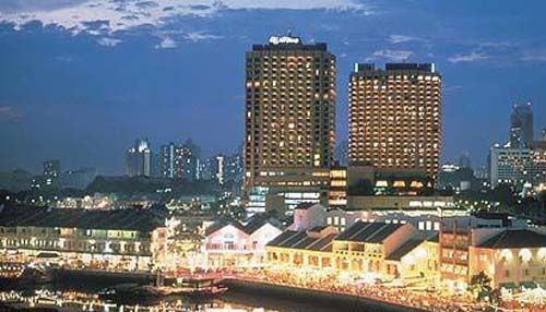 　　路透社9月11日报道，本周一起，尼日利亚中央银行(尼央行)将为资本进口提供电子证书以取代当前使用的纸质版证书。该行表示，此举将增强外商投资的透明度和相关事务的处理效率。根据1995年实行的法律，投资者或公司需在宣布其在尼投资外币的24小时内获得证书以作为其获得投资回报的凭证。银行家们表示，根据旧的规则，投资者们需费尽心思才能在截止日期内获得证书。  　　由于石油收入增加，尼在今年二季度脱离经济衰退，但经济增速缓慢表明其复苏之路仍不平坦。三年前油价下跌时，外国投资者逃离尼国。近期，由于汇率透明度提高和尼央行为吸引投资所出台的政策，资本已回流。  　　尼日利亚参议院去年9月份同意对非洲最大的电信公司MTN在该国2006年至2016年期间是否非法汇回了139.2亿美元一事展开调查，理由便是该公司在其宣布投资外币后的24小时期限内未能获得证书。而MTN否认对其的任何指控，并声称其并未打破尼货币转移的相关规则。  　　文章来自： 驻尼日利亚使馆经商处