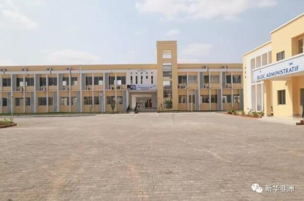 　　中国援建吉布提基础教育学校18日举行开学典礼。吉布提总统盖莱出席仪式，赞赏中国对吉布提教育的支持。  　　    　　吉布提总统盖莱出席仪式。  　　盖莱表示，中国是吉布提真诚的朋友，吉布提基础教育学校的有效运营将推动吉布提教育事业的发展，对提升吉布提民众的教育环境发挥重要作用。  　　中国驻吉布提大使符华强出席了典礼仪式。符华强表示，援吉基础教育学校是中吉友谊的象征，也是中吉关系不断发展的一个见证，必将为吉布提教育事业发展作出贡献。  　　    　　中国援吉布提基础教育学校一角。  　　中国援吉布提基础教育学校由中交第一公路工程局有限公司承建，总建筑面积6169平方米，于2016年12月15日完工。学校距吉布提市区约12公里，主要为周边居民区的青少年教育提供服务。9月10日，该学校投入使用并迎来了第一批学生。  　　文章来自：新华非洲