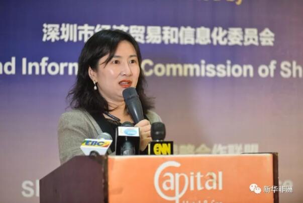 　　中国(深圳)-埃塞俄比亚产能对接会21日在埃塞俄比亚首都亚的斯亚贝巴举行。会议介绍了深圳的产能合作情况，研究并分享了深圳与埃塞俄比亚的合作方向，并为深圳企业走进埃塞俄比亚搭建了平台。  　　    　　对接会现场。新华社发(迈克尔 摄)  　　深圳市统计局局长杨新洪在出席对接会时表示，埃塞俄比亚是非洲最具影响力的国家之一，经济发展迅猛，发展潜力巨大，是中国推进“一带一路”建设的重要落脚点。作为中国改革开放的窗口，深圳将积极寻求包括埃塞俄比亚在内的国际交流合作，进一步搭建贸易投资平台，深化在能源、交通、通讯、旅游、制造业等领域的合作，携手共谋发展。  　　    　　深圳市统计局局长杨新洪出席对接会并发言。新华社发(迈克尔 摄)  　　杨新洪期待在“一带一路”“中非合作论坛”框架下，围绕“中非十大合作计划”，促进深圳发展规划与埃塞俄比亚“增长与转型计划”相对接，积极鼓励深圳企业在非洲地区，特别是埃塞俄比亚开展投资，同时也欢迎埃塞俄比亚企业在深圳选择自己的经贸合作伙伴，双方优势互补，促进互惠互利，共享经济发展成果，为促进中埃战略合作伙伴关系建设作出新的贡献。  　　杨新洪还对深圳市的对外投资情况做了介绍，他说，近年来深圳企业对外投资规模不断扩大，境外投资金额显著上升，截至2016年底，深圳企业在境外设立企业和机构5691家，累计协议投资总额819.37亿美元，其中中方协议投资额396.99亿美元，居全国地方城市第一位。  　　埃塞俄比亚信息、通信和技术工业园总干事伯哈内·克里塔在对接会上表示，埃塞俄比亚拥有较完善的营商政策及硬件设施，地理位置优越，综合实力在非洲国家中较为出众，对投资者也有较好的保护和激励措施，因此已吸引了不少中国企业前来掘金。  　　    　　深圳市走出去战略合作联盟副会长孙天璐在对接会上发言。新华社发(迈克尔摄)  　　在本次对接会上，深圳市走出去战略合作联盟还揭牌成立了非洲分会。深圳市走出去战略合作联盟副会长孙天璐表示。非洲分会将贯彻“一带一路”倡议，在非洲建立信息共享平台、设施联通平台、贸易畅通平台、风险防范平台、人才服务平台以及融资服务平台等六大服务平台，将致力于整合资源，为企业提供全方位的专业服务以及技术支持，帮助企业开拓非洲市场，帮助企业落地非洲。  　　本次产能对接会由深圳市经济贸易和信息化委员会与深圳市走出去战略合作联盟共同主办，并得到中国驻埃塞俄比亚大使馆的支持。当天，共有120家埃塞俄比亚本土企业和中资企业参加对接会。  　　为帮助企业“走出去”开展国际投资贸易合作及开拓海外市场，在深圳市经济贸易和信息化委员会支持下，深圳市走出去战略合作联盟于2016年2月成立。  　　文章来自：新华非洲