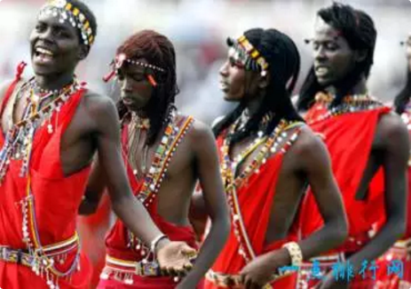 　　众所周知，非洲有很多的部落，当然也有他们的文化，那些是他们的文明，有些还有传统文化，看看十大非洲部落，他们都是最有文化的。  　　10.查加族  　　    　　查加族位于坦桑尼亚，生活在乞力马扎罗山和默鲁山，有着丰富多彩的传统活动，他们早期信奉基督教，是十大非洲部落之一。  　　9.斯瓦蒂族  　　斯瓦蒂族是南非最受欢迎的部落之一，有着丰富的文化，多彩的传统服饰展现出来，他们也相信巫术、传统治疗，而且由母性领导的部落，是十大非洲部落之一。  　　8.奥罗莫族  　　奥罗莫部落来自埃塞俄比亚，这里有不同的宗教节日，大多数都是基督教徒。奥罗莫族占了埃塞俄比亚人口的35%，它们也庆祝圣诞节，是十大非洲部落之一。  　　7.文达族  　　    　　文达族的文化是在非洲中部，文达族人不吃猪肉，这里的水被当作神圣之物，他们会建造古老而神圣的神庙，是十大非洲部落之一。  　　6.辛巴部落  　　辛巴部落来自于纳米比亚北部，他们的文化是用红粘土和黄油来画他们的身体，火也被他们认为是神圣的，是十大非洲部落之一。  　　5.Pedi族  　　最有艺术特质，从他们粉刷自己房子，Pedi族位于在南非和莱索托等地，而且大多数文化也是很特殊，是十大非洲部落之一。  　　4.Mbororo  　　    　　Mbororo部落来自乍得，而且这个部落有丰富的文化节日，色彩缤纷，是非洲最受欢迎的节日之一，是十大非洲部落之一。  　　3.圣布须曼人  　　    　　圣布须曼人生活在南非博茨瓦纳，这些部落成员戴着腰布，制作动物陷阱捕捉猎物，而且有着丰富的文化，是十大非洲部落之一。  　　2.Maasi  　　    　　马西斯在肯尼亚，有着丰富的文化，不过它们很可怕，是肉食者，喝生的动物血，是十大非洲部落之一。  　　1.祖鲁族  　　    　　南非的祖鲁族是非洲的一个民族，起源于刚果，由于很少与我们接触，他们的文化只是内部交流，是非洲最大的的部落，人口为1100万人，是十大非洲部落之一。  　　文章来自：一点排行网